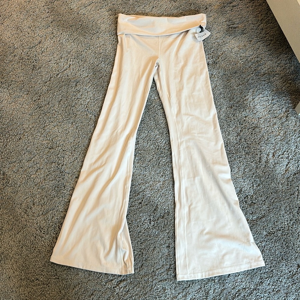 Low rise fold flare leggings